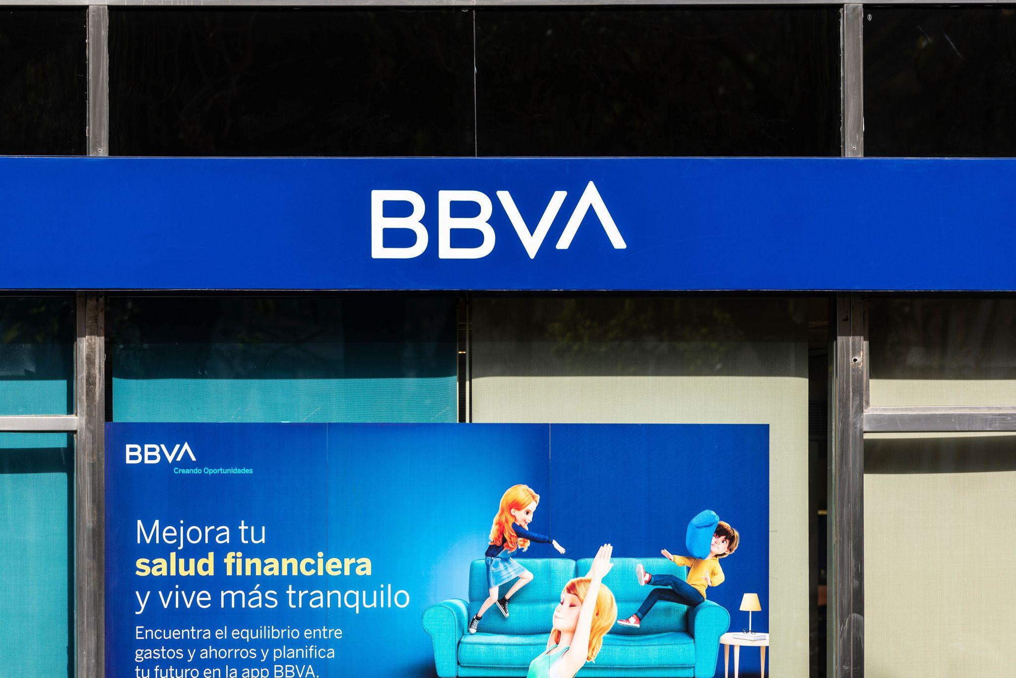 Asesoramos a BBVA en la venta de 6 locales