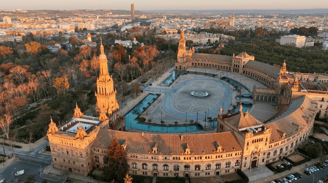 Sevilla, nuevo epicentro del Retail High Street: datos clave, inversión y tendencias